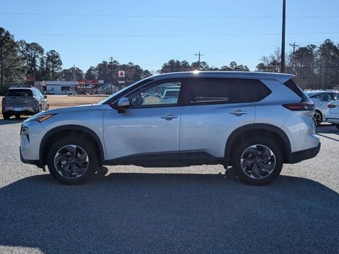 Certified 2024 Nissan Rogue SV image 7