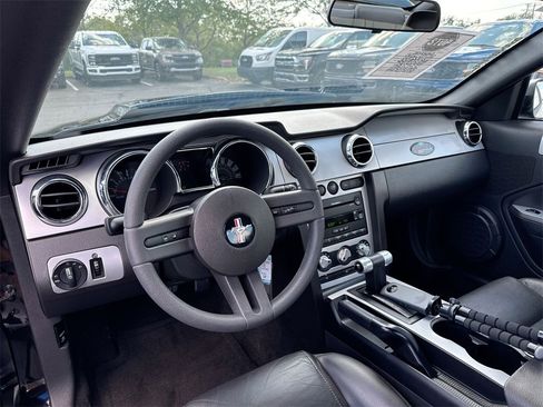 Used 2005 Ford Mustang GT Premium image 10