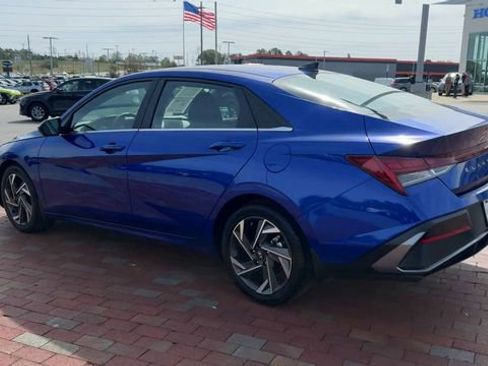 Used 2024 Hyundai Elantra SEL w/ Convenience Package FWD image 9
