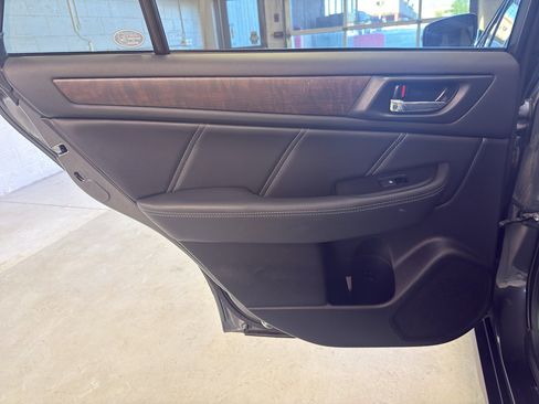 Used 2018 Subaru Outback 2.5i Limited AWD/4WD image 29