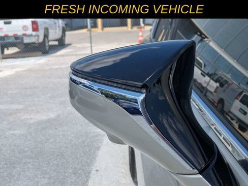 Used 2024 Lexus ES 350 Ultra Luxury FWD image 9