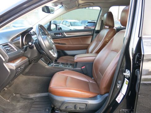 Used 2018 Subaru Outback 3.6R Touring image 16