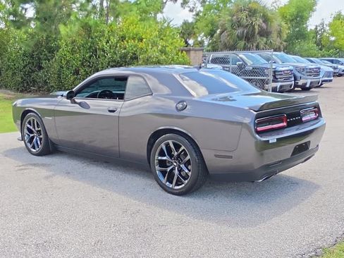 Used 2020 Dodge Challenger R/T RWD image 3