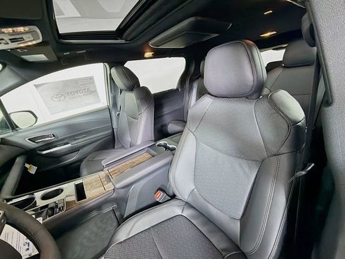 New 2026 Toyota Sienna Platinum AWD/4WD image 11