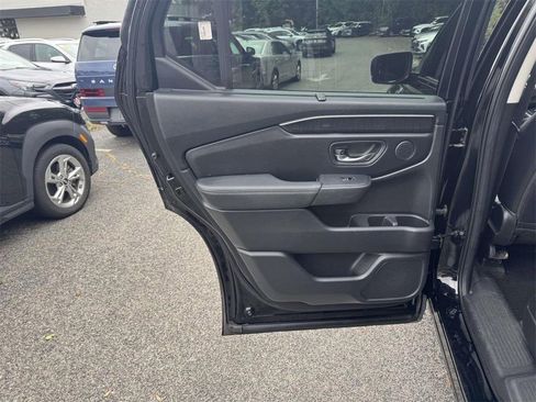 Used 2023 Honda Pilot Elite image 11