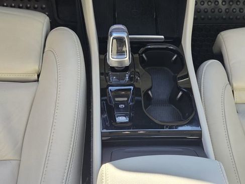 Used 2023 Volvo XC40 B5 Plus w/ Driver Assist Package AWD/4WD image 20