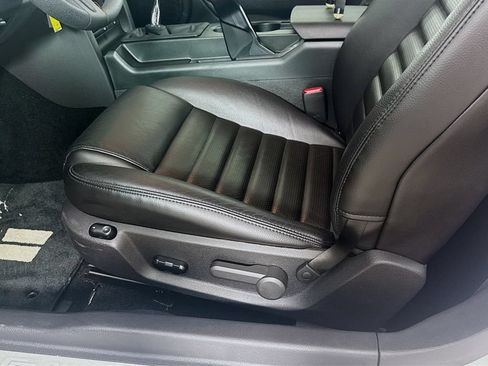 Used 2007 Ford Mustang GT Premium RWD image 19