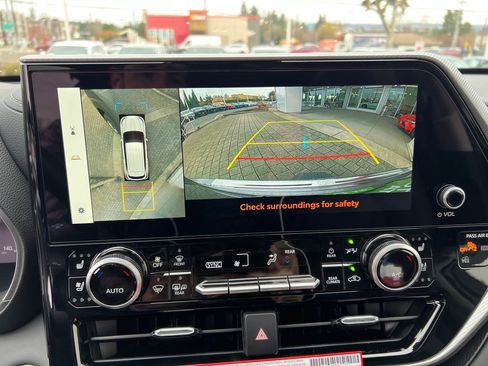 New 2026 Toyota Highlander Platinum image 20