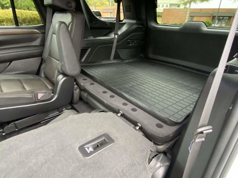 Used 2023 Chevrolet Tahoe High Country image 5