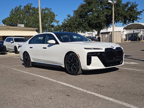 New 2026 BMW i7 eDrive50 w/ M Sport Package image 2