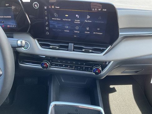 New 2026 Chevrolet Equinox LT w/ Convenience Package II FWD image 13