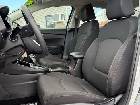 Used 2019 Kia Forte LXS FWD image 10
