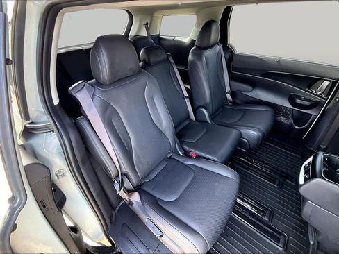Certified 2025 Kia Carnival SX Prestige FWD image 21
