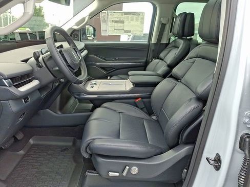 New 2025 Lincoln Navigator L Reserve image 6