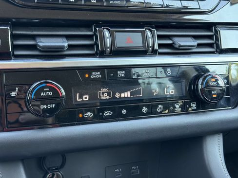 Certified 2025 Nissan Pathfinder SL AWD/4WD image 6