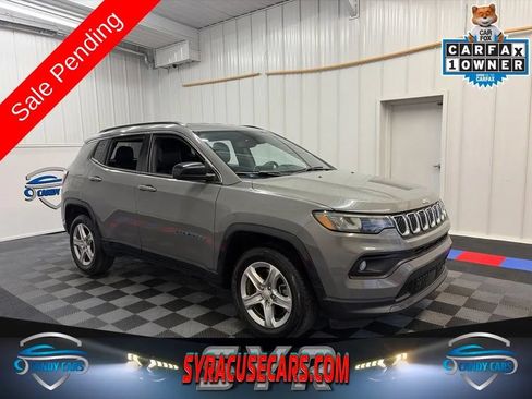 Used 2024 Jeep Compass Latitude AWD/4WD image 1