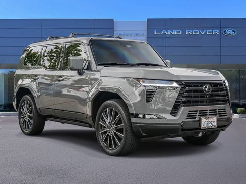 Used 2024 Lexus GX 550 w/ Accessory Package (Z1) AWD/4WD image 3