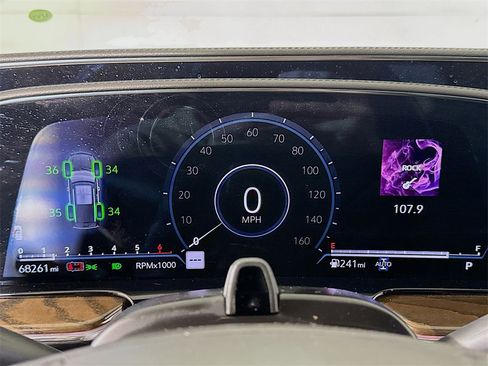 Used 2023 Cadillac Escalade Sport Platinum w/ LPO, ONYX Package image 10