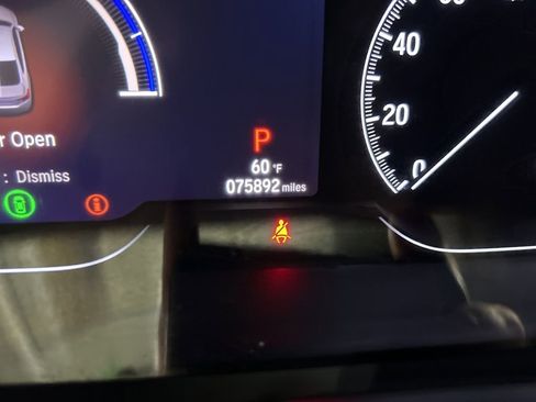 Used 2019 Honda Accord Hybrid image 16