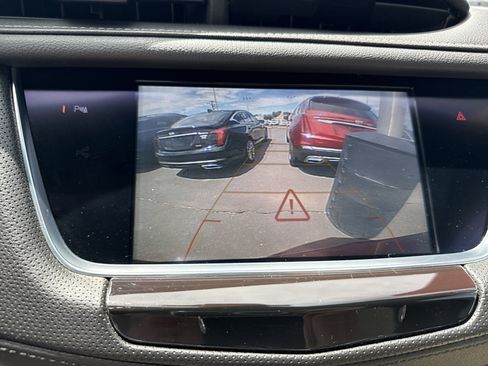 Used 2018 Cadillac XT5 Luxury w/ Driver Awareness Package image 18