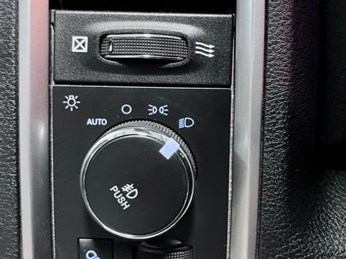 Used 2021 RAM 1500 Warlock w/ Luxury Group AWD/4WD image 23
