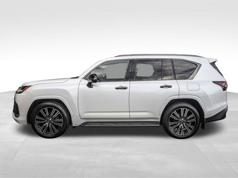 Used 2024 Lexus LX 600 4WD w/ Appearance Package image 12