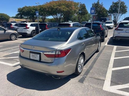 Used 2018 Lexus ES 350 w/ Ultra Luxury Package FWD image 9