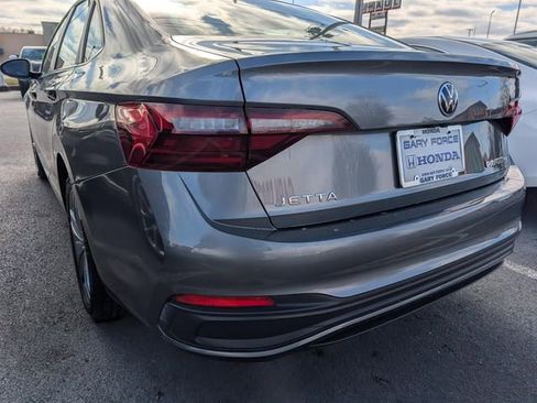 Used 2024 Volkswagen Jetta SE image 18