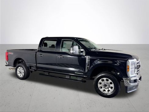 Used 2024 Ford F250 XLT w/ FX4 Off-Road Package image 4