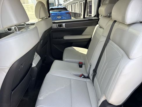 Used 2025 Hyundai Santa Fe SEL image 21