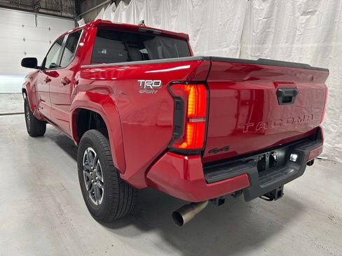 Used 2025 Toyota Tacoma TRD Sport image 5