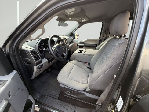 Used 2019 Ford F150 XLT w/ Equipment Group 302A Luxury AWD/4WD image 22