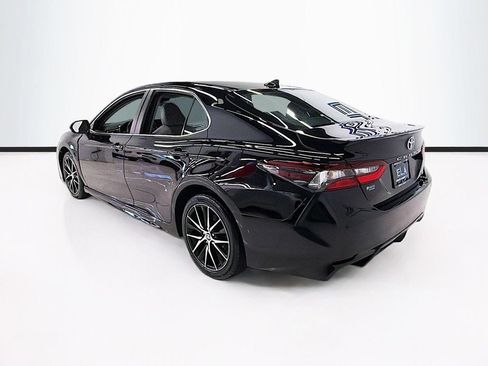 Used 2021 Toyota Camry SE FWD image 5