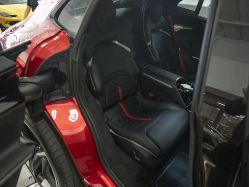 Used 2026 Ferrari Purosangue AWD/4WD image 37