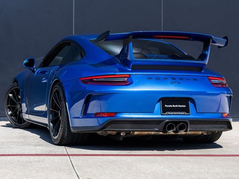Certified 2018 Porsche 911 GT3 image 3