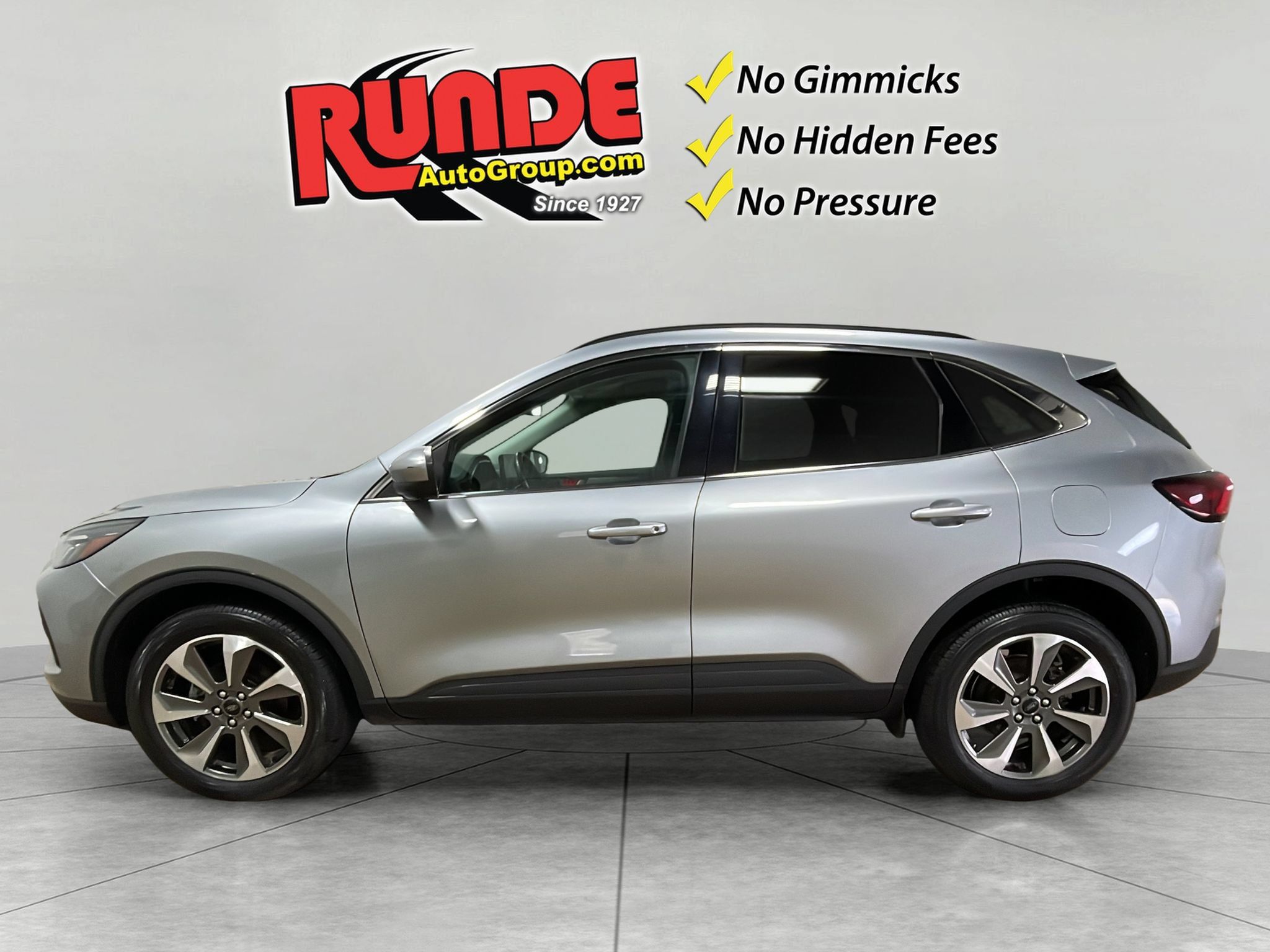 Used 2024 Ford Escape Platinum AWD/4WD image 3