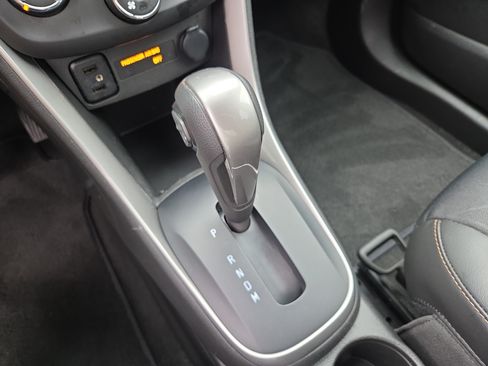 Used 2022 Chevrolet Trax LT w/ Sport Edition FWD image 27