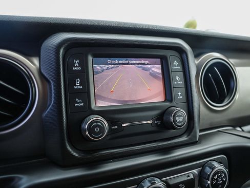Used 2020 Jeep Wrangler Sport AWD/4WD image 11