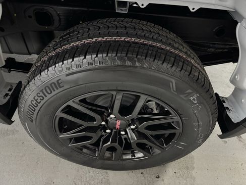 New 2026 GMC Sierra 1500 Elevation image 6