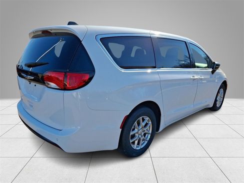 New 2026 Chrysler Voyager LX image 3