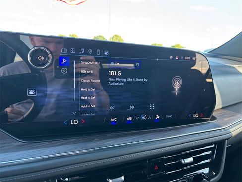 Used 2025 Chevrolet Suburban LS image 18