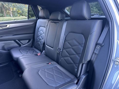 New 2026 Volkswagen Atlas Cross Sport SE image 23