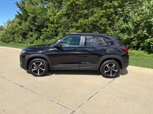 Used 2022 Chevrolet TrailBlazer RS w/ Sun and Liftgate Package AWD/4WD image 6
