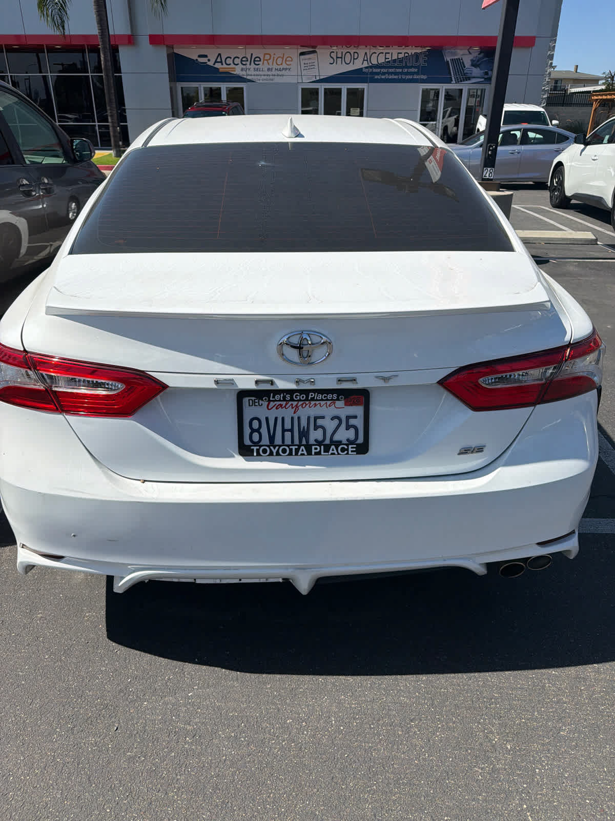 Used 2020 Toyota Camry SE FWD image 2
