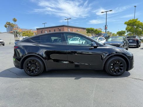 Used 2023 Tesla Model Y Long Range AWD/4WD image 5