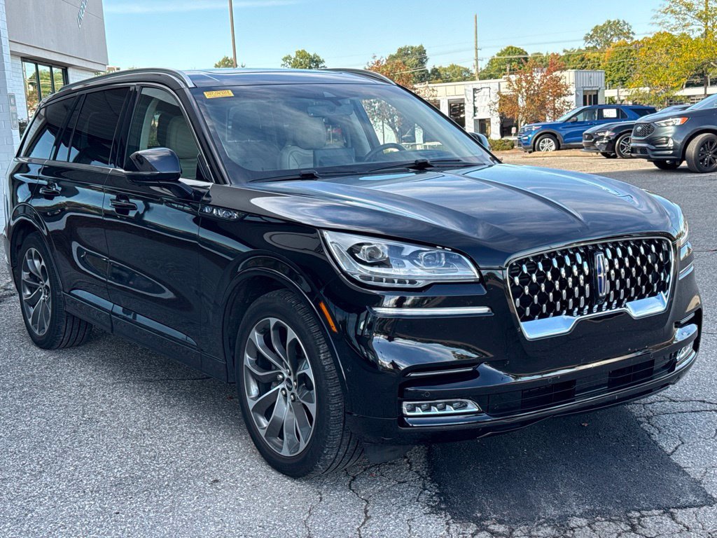 Used 2023 Lincoln Aviator Grand Touring w/ Equipment Group 301A AWD/4WD image 17