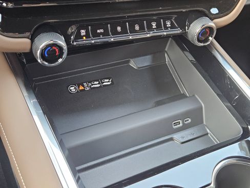 New 2026 Chevrolet Suburban High Country AWD/4WD image 20