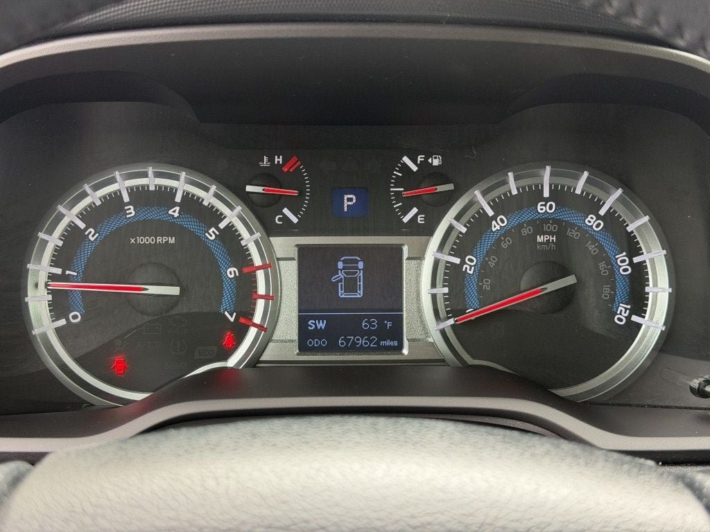 Used 2018 Toyota 4Runner SR5 AWD/4WD image 14