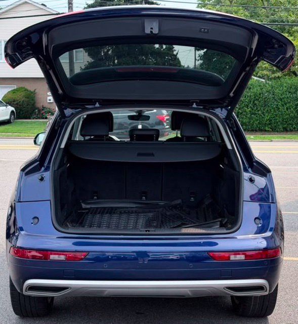 Used 2018 Audi Q5 2.0T Premium Plus w/ Premium Plus Package AWD/4WD image 6