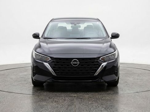 Used 2025 Nissan Sentra SV image 2